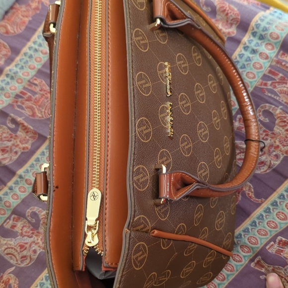 Adrienne Vittadini Purse - Picture 3 of 4